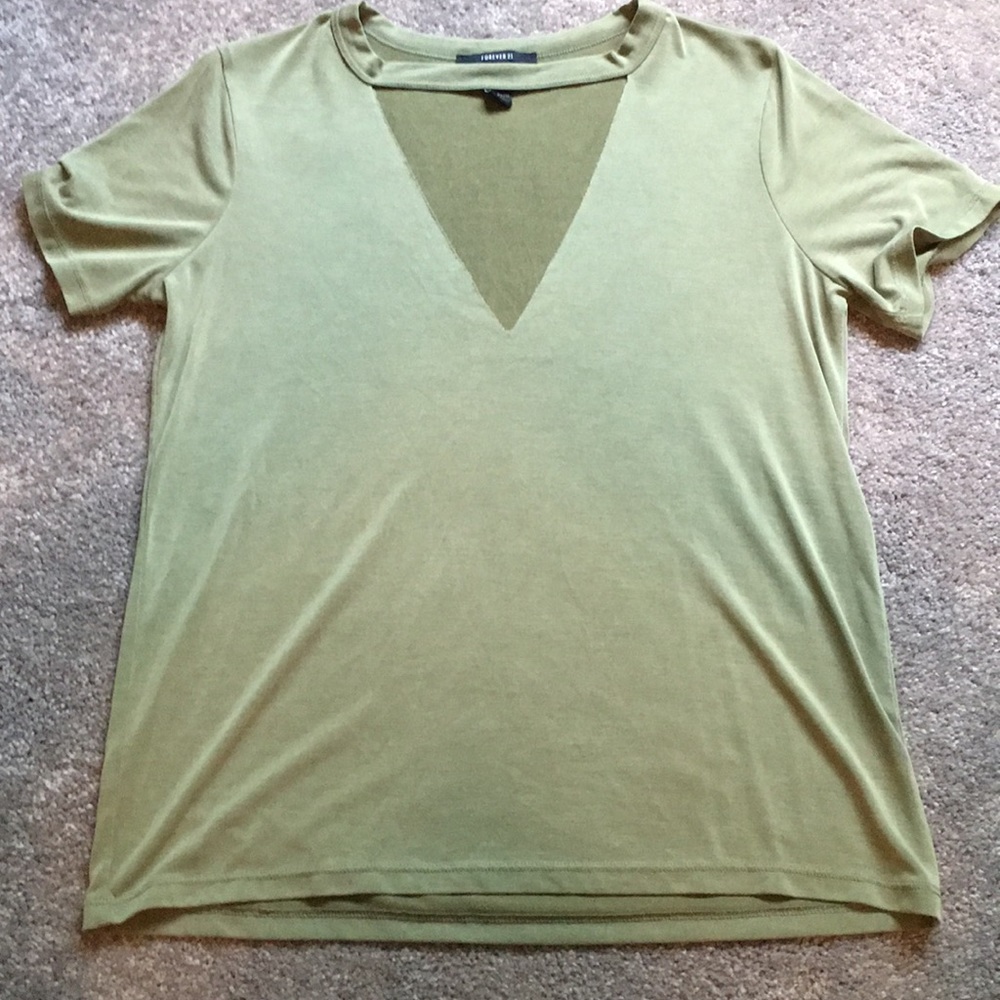 Super V-neck tee